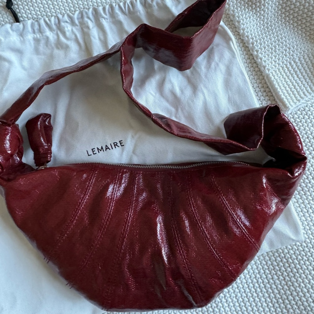 Lemaire Small croissant bag-coated cotton in brick red